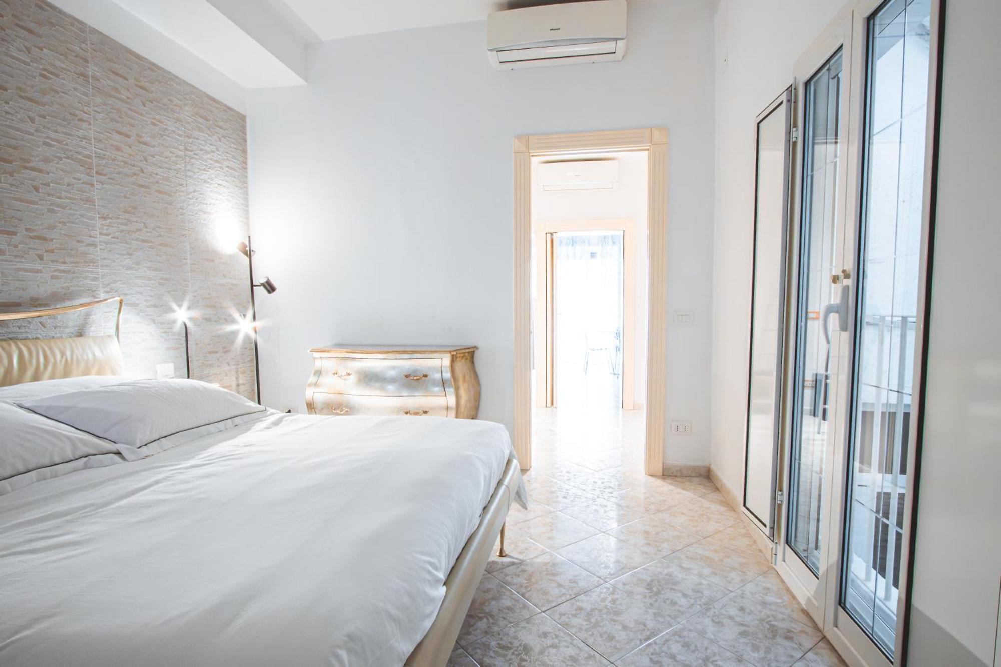 Favolhouse Apartment Bari Bagian luar foto